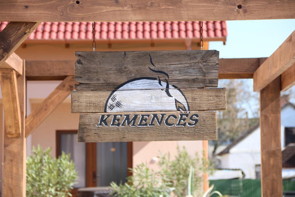 Hortobágyi Kemencés Vendégház Exterior foto