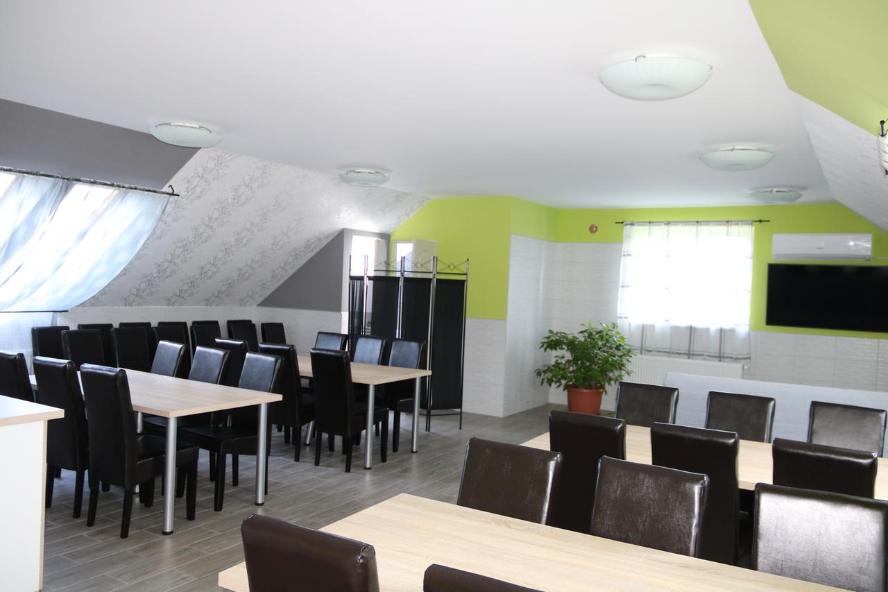 Hortobágyi Kemencés Vendégház Exterior foto
